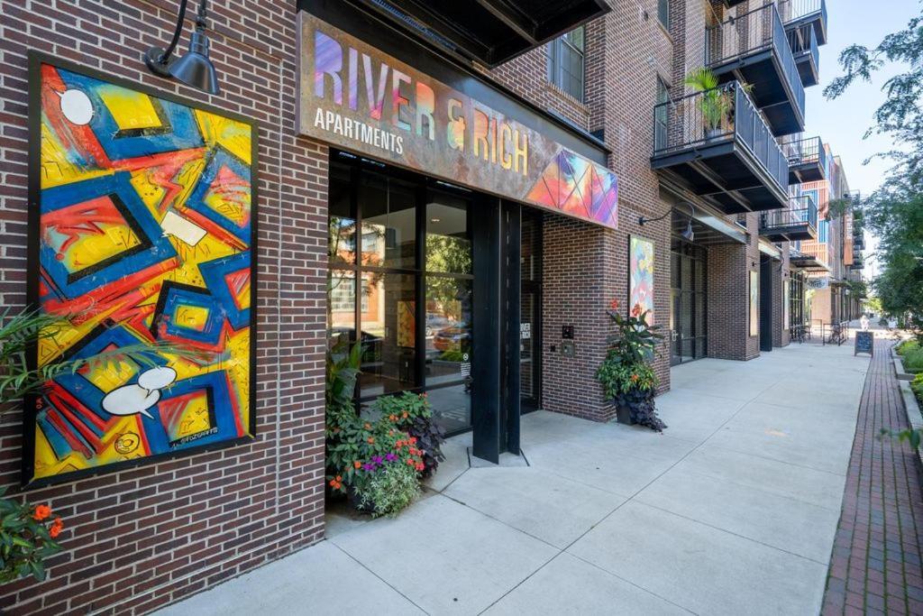 Apartment Luxury 1br Penthouse Elevator Free Parking! Columbus