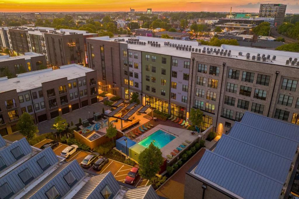 Luxury 1br Penthouse Elevator Free Parking! Columbus