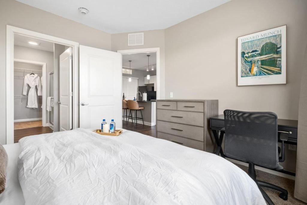 Luxury 1br Penthouse Elevator Free Parking! * Columbus