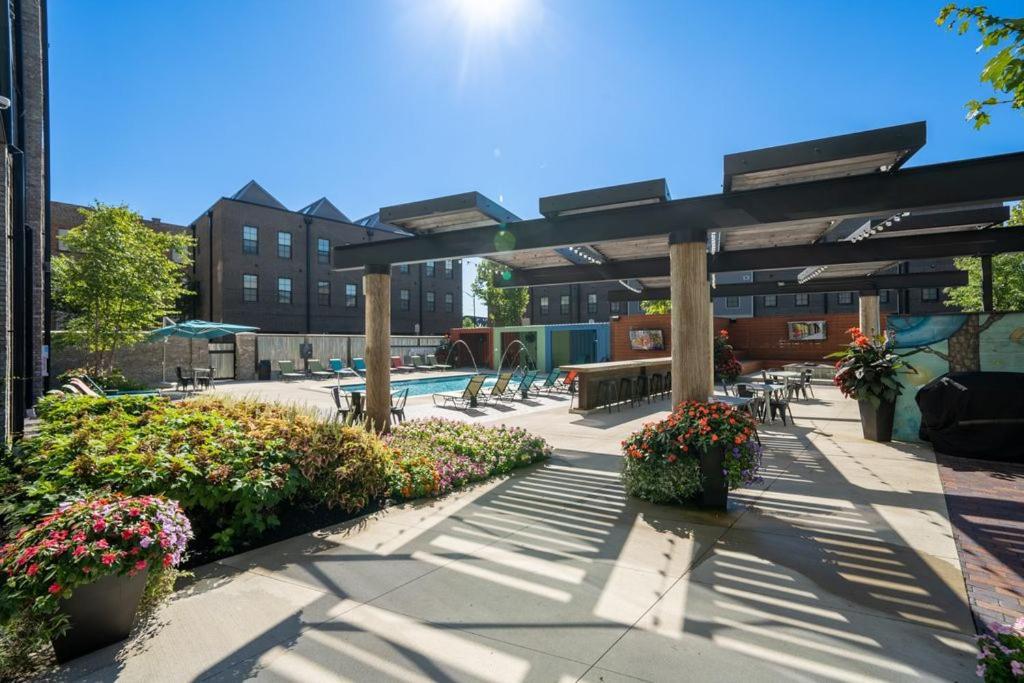 Luxury 1br Penthouse Elevator Free Parking!