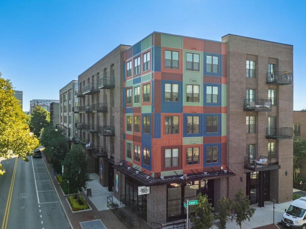 Luxury 1br Penthouse Elevator Free Parking! Apartment