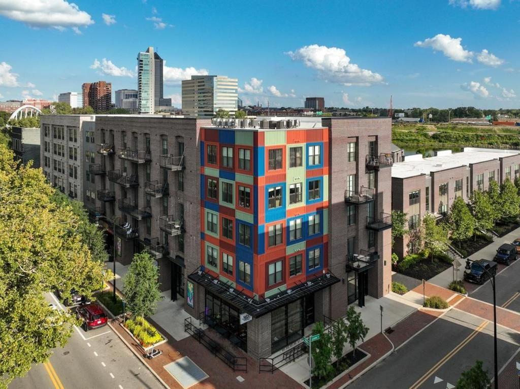 Apartment Luxury 1br Penthouse Elevator Free Parking! *